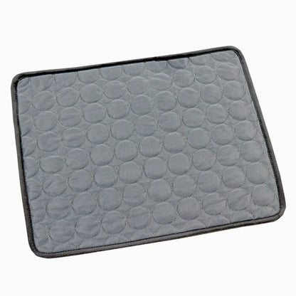 Alfombra refrescante para perros y gatos de verano, manta fría Nexorretail en tamaño mediano a 2XL, superficie acolchada y fresca.